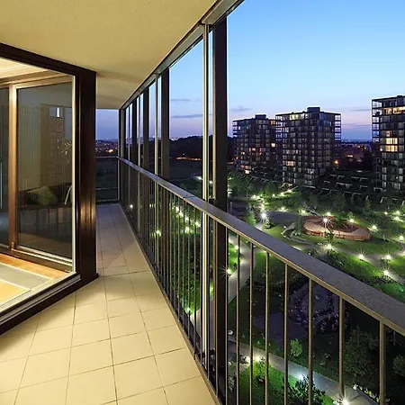 Daire Cosy And Spacious With The View To The Garden Prag